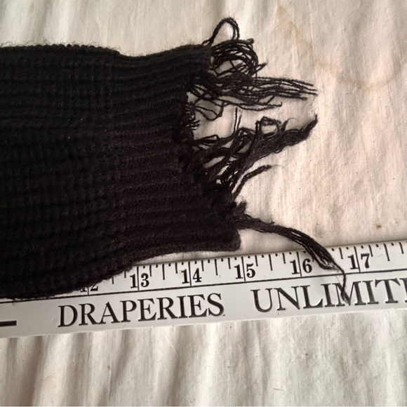 Jost Polly Color Block Eye Lash Fringe Cropped Knit Sweater - Picture 8 of 10